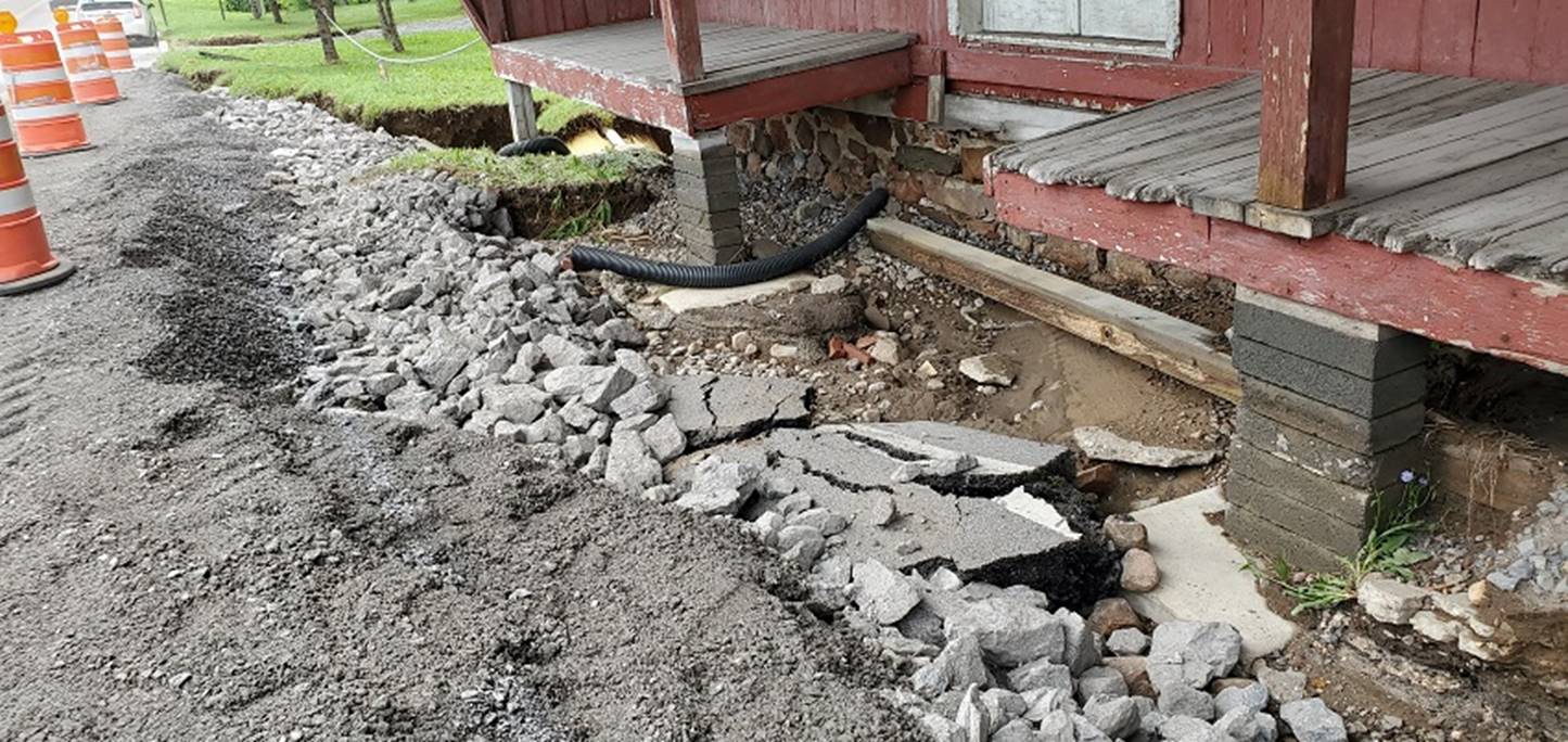 A house with a broken foundation

Description automatically generated with medium confidence