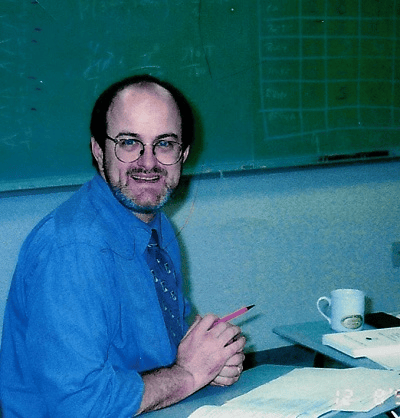 A person sitting at a desk

AI-generated content may be incorrect.