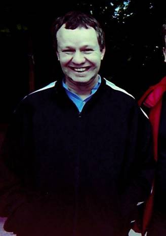 A person smiling at the camera

AI-generated content may be incorrect.