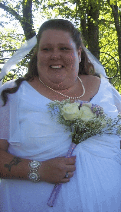 A person in a white dress

AI-generated content may be incorrect.